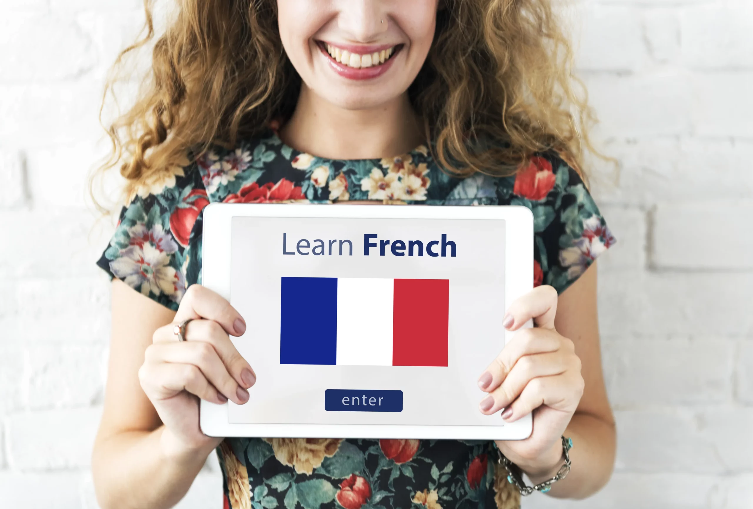 learn-french-language-online-education-concept